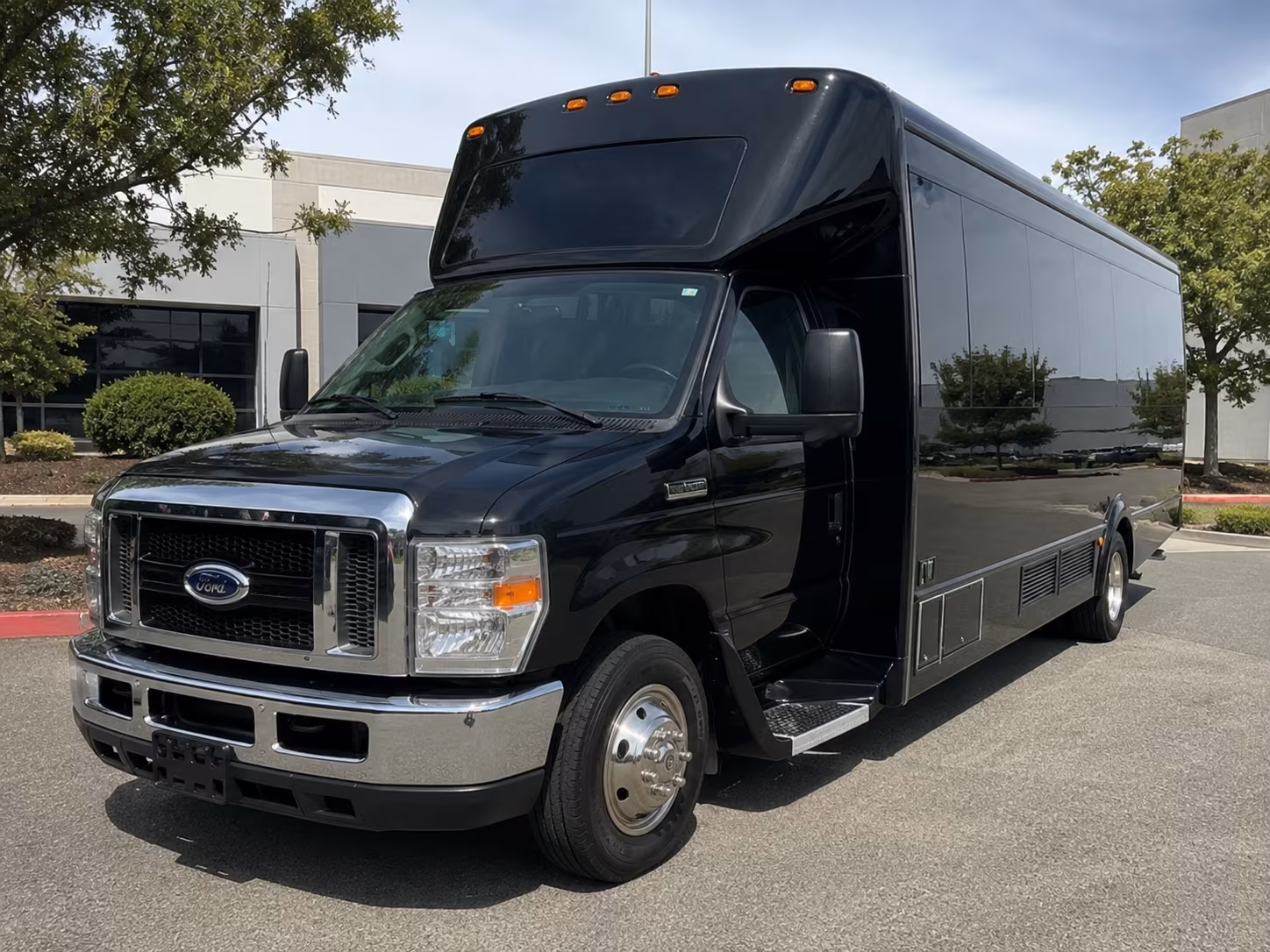 Minneapolis Homecoming & Prom Party Bus Rentals